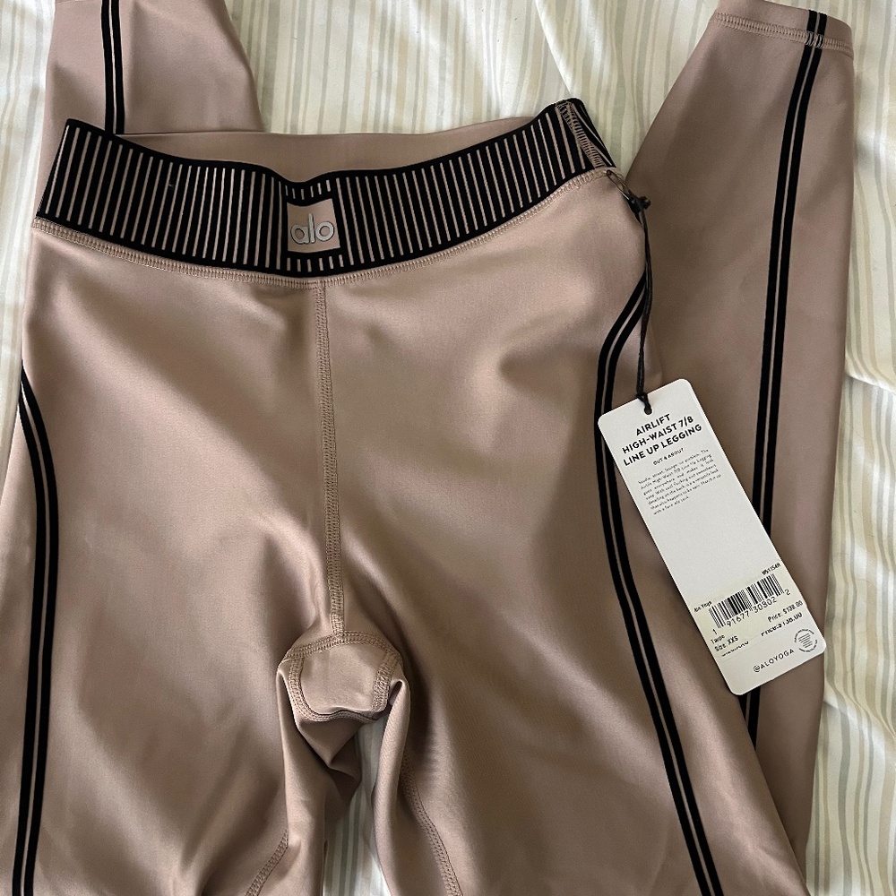 Alo AIRLIFT HIGH-WAIST 7/8 LINE UP LEGGING